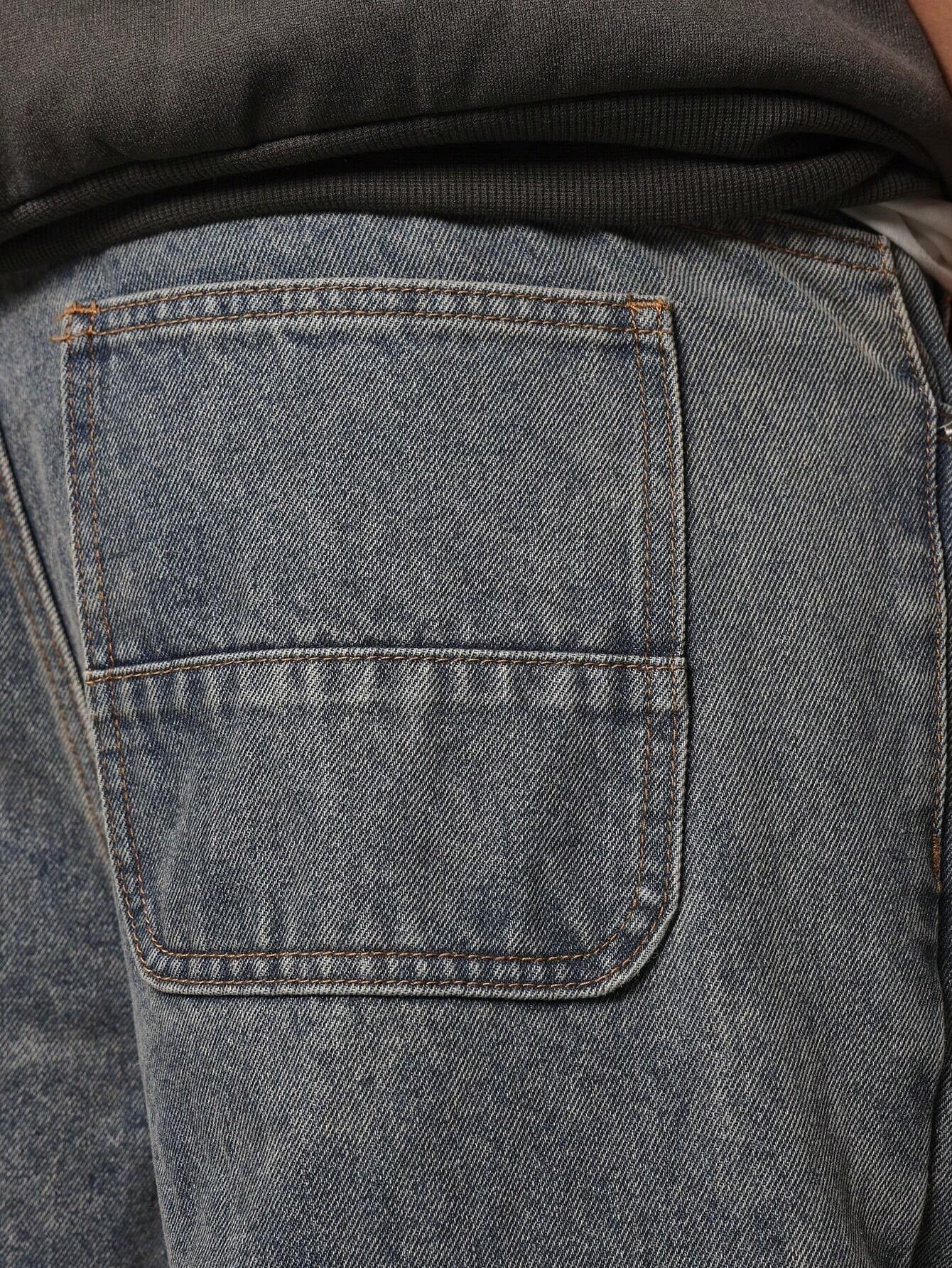 Calça Denim Solto com Aplicação Stars