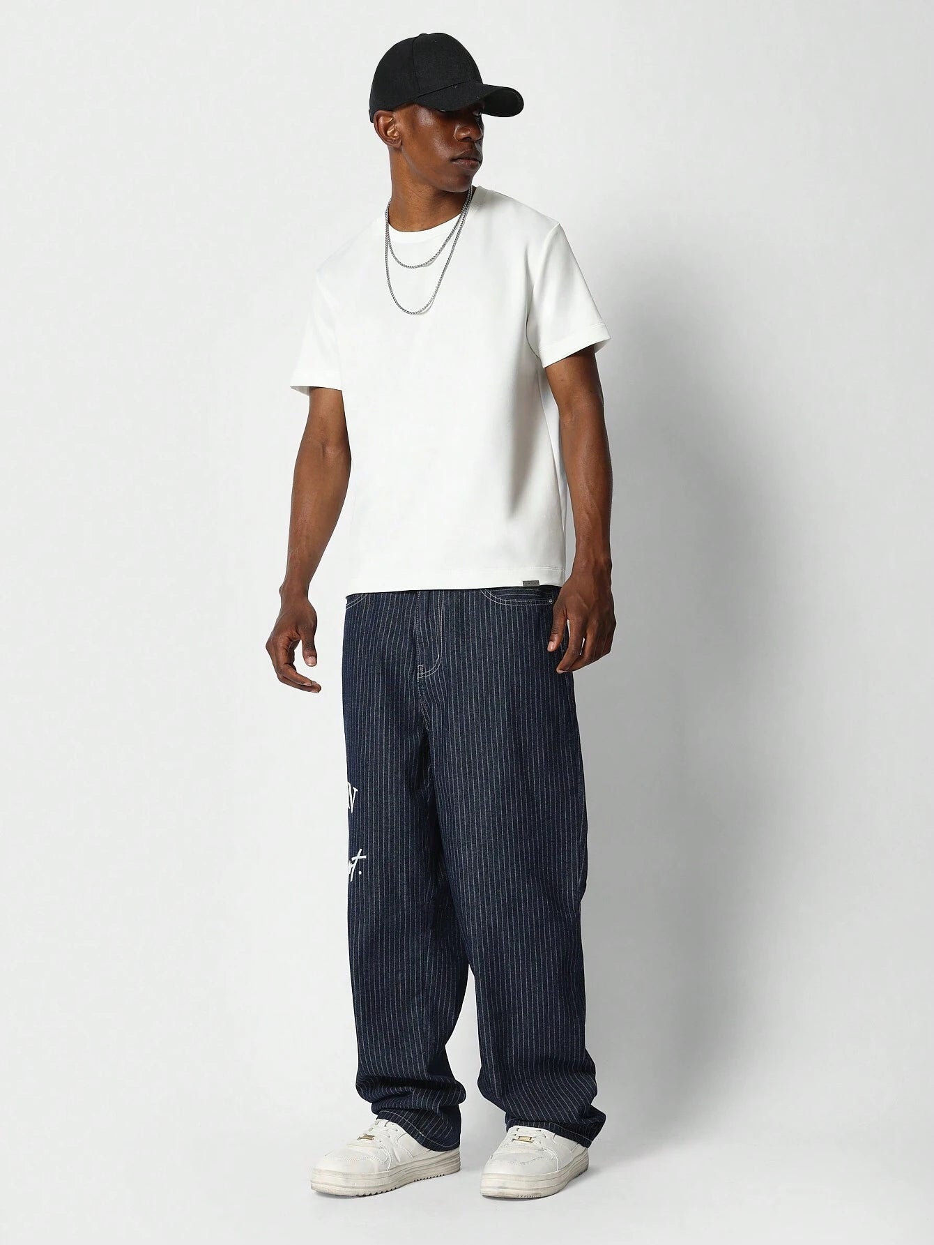 Calça  DROPSTREET Denim reta com bordado